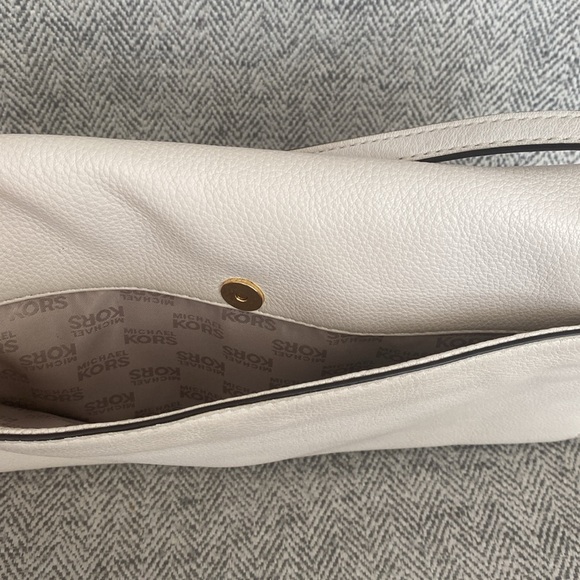 Michael Kors Clutch with Detachable Strap Off White - Picture 3 of 8